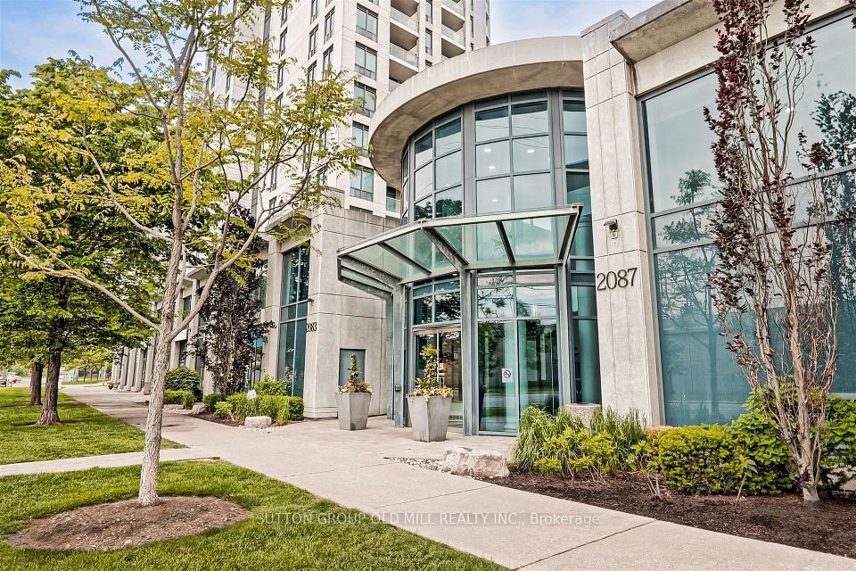 2087 Lake Shore