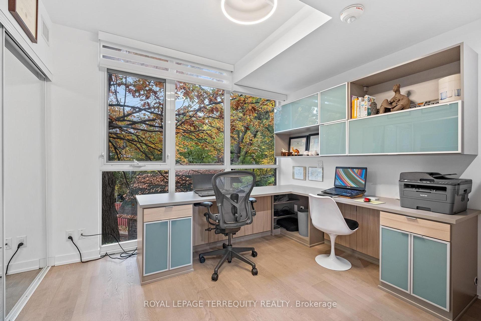 3 Bedrooms Condo at 38 Howard Park,  Toronto For sale