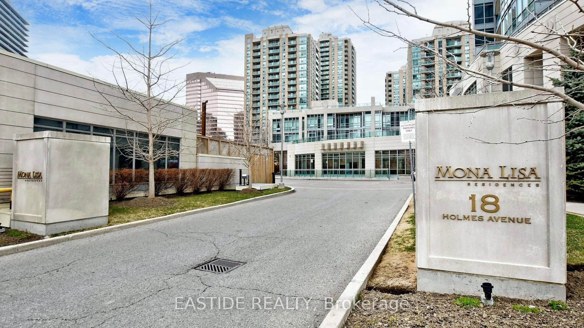2 Bedrooms Condo at 18 Holmes, Toronto For sale