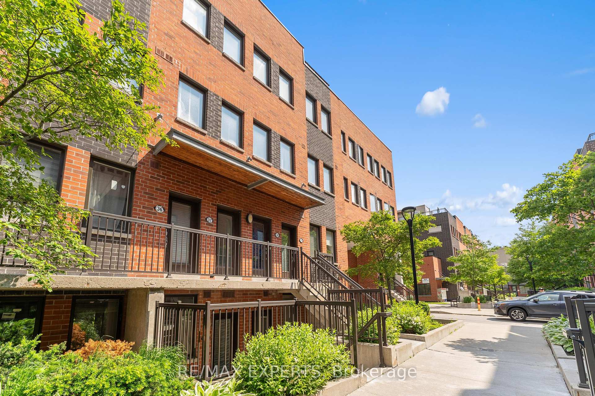 2 Bedrooms Condo at 871 Wilson, Toronto For sale