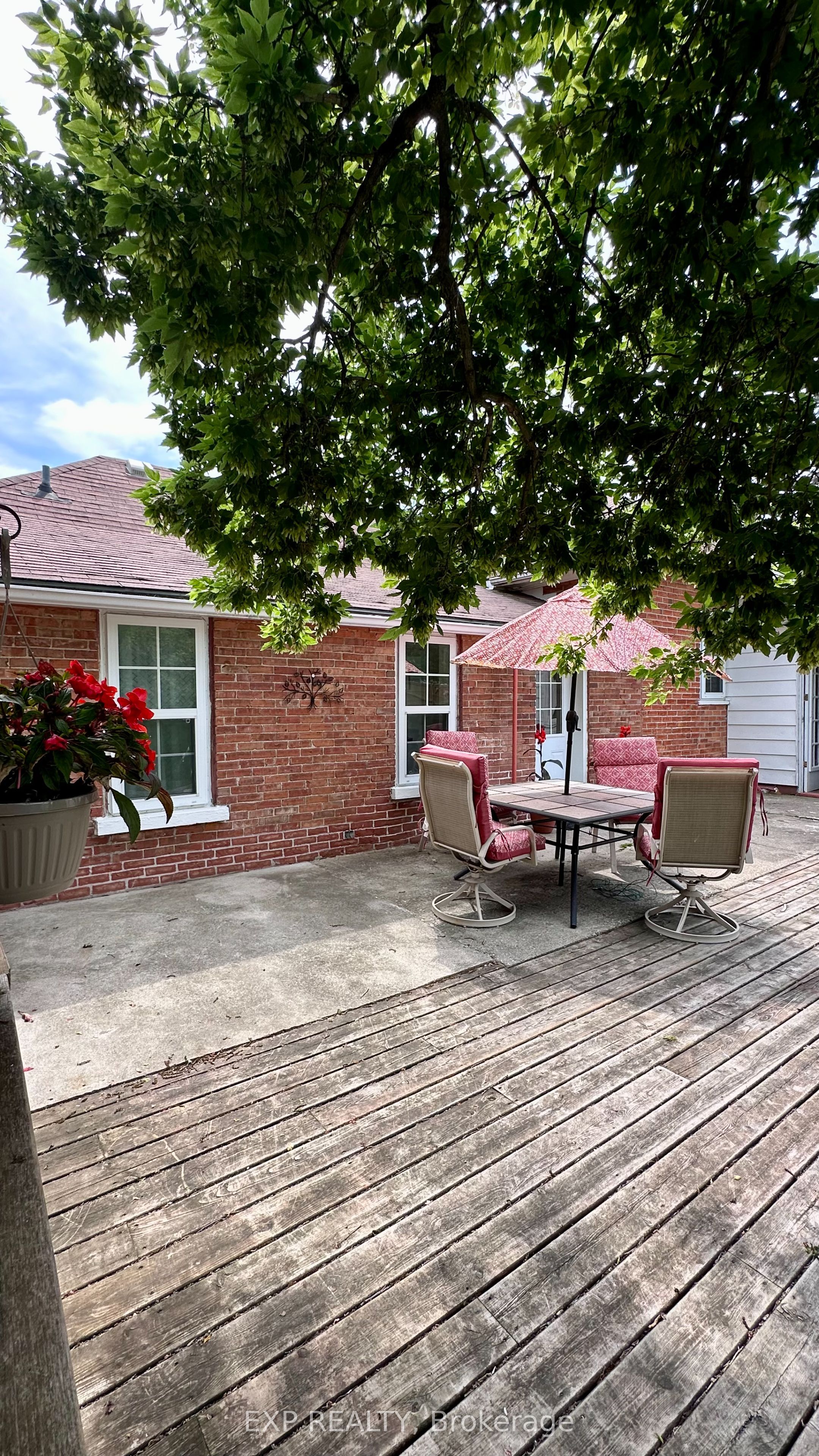 76 Sarah Street