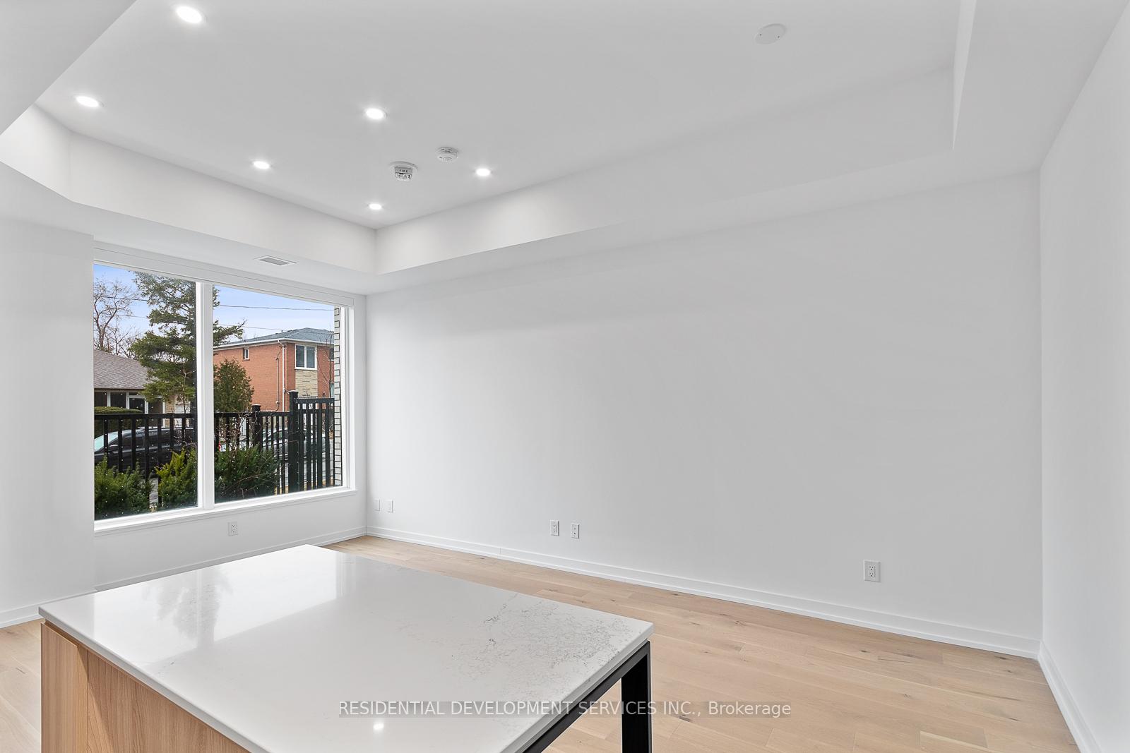 3 Bedrooms Condo at 15 Maryport Ave,  Toronto For sale