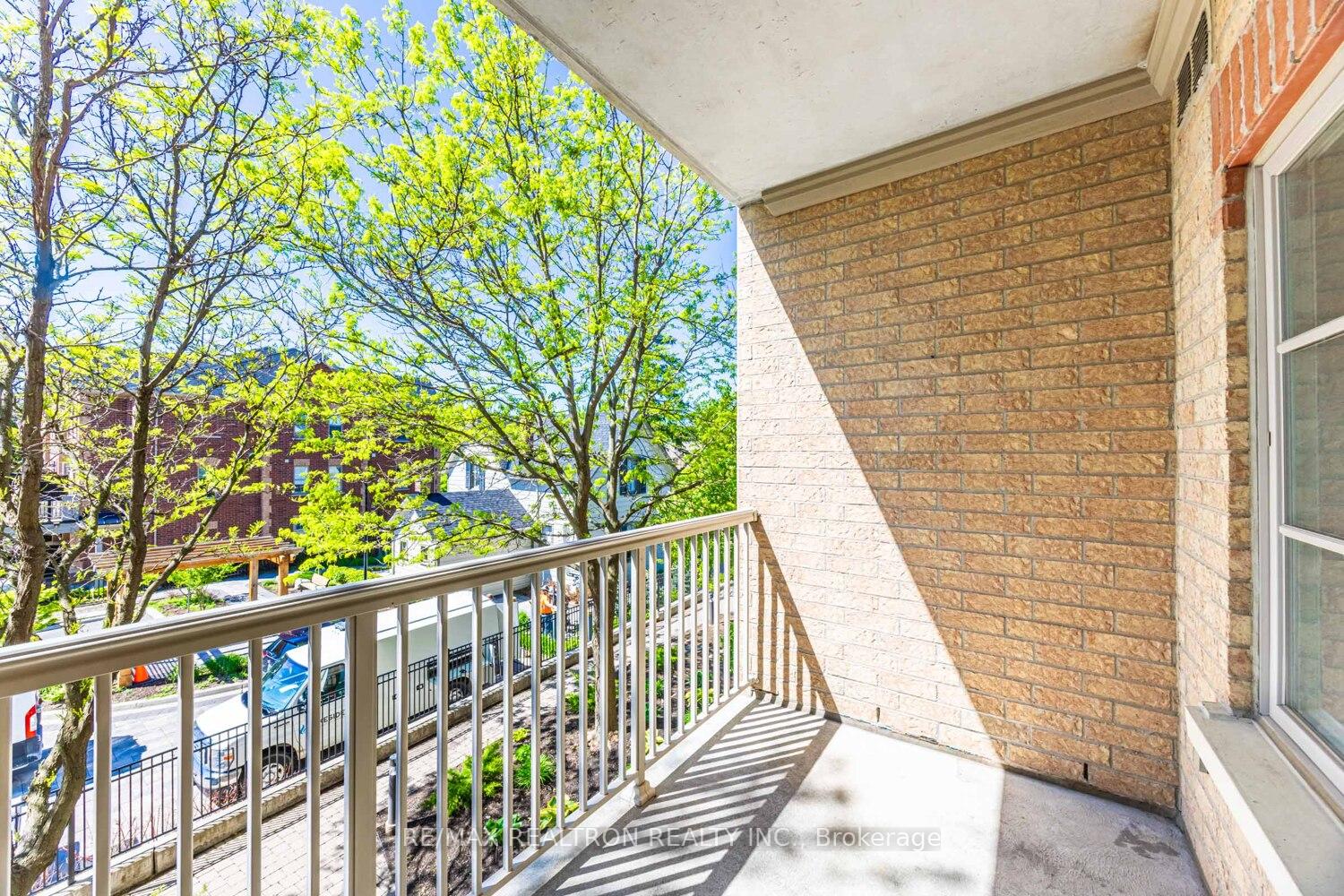 2 Bedrooms Condo at 9901 Keele, Vaughan For sale