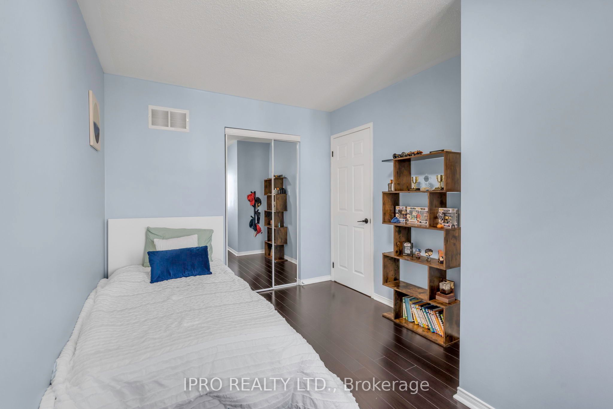 147 Waters Boulevard