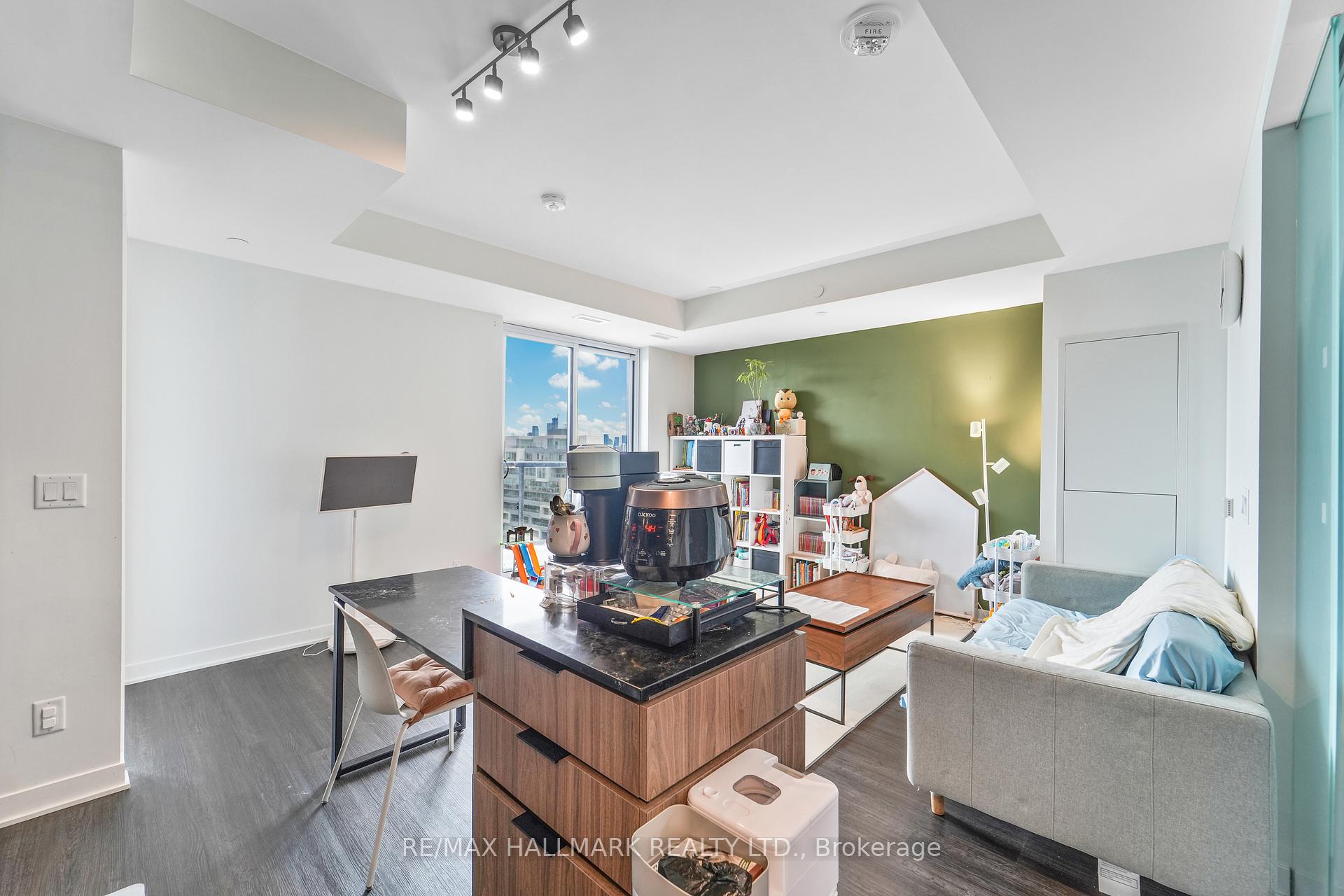 2 Bedrooms Condo at 185 Alberta, Toronto For sale