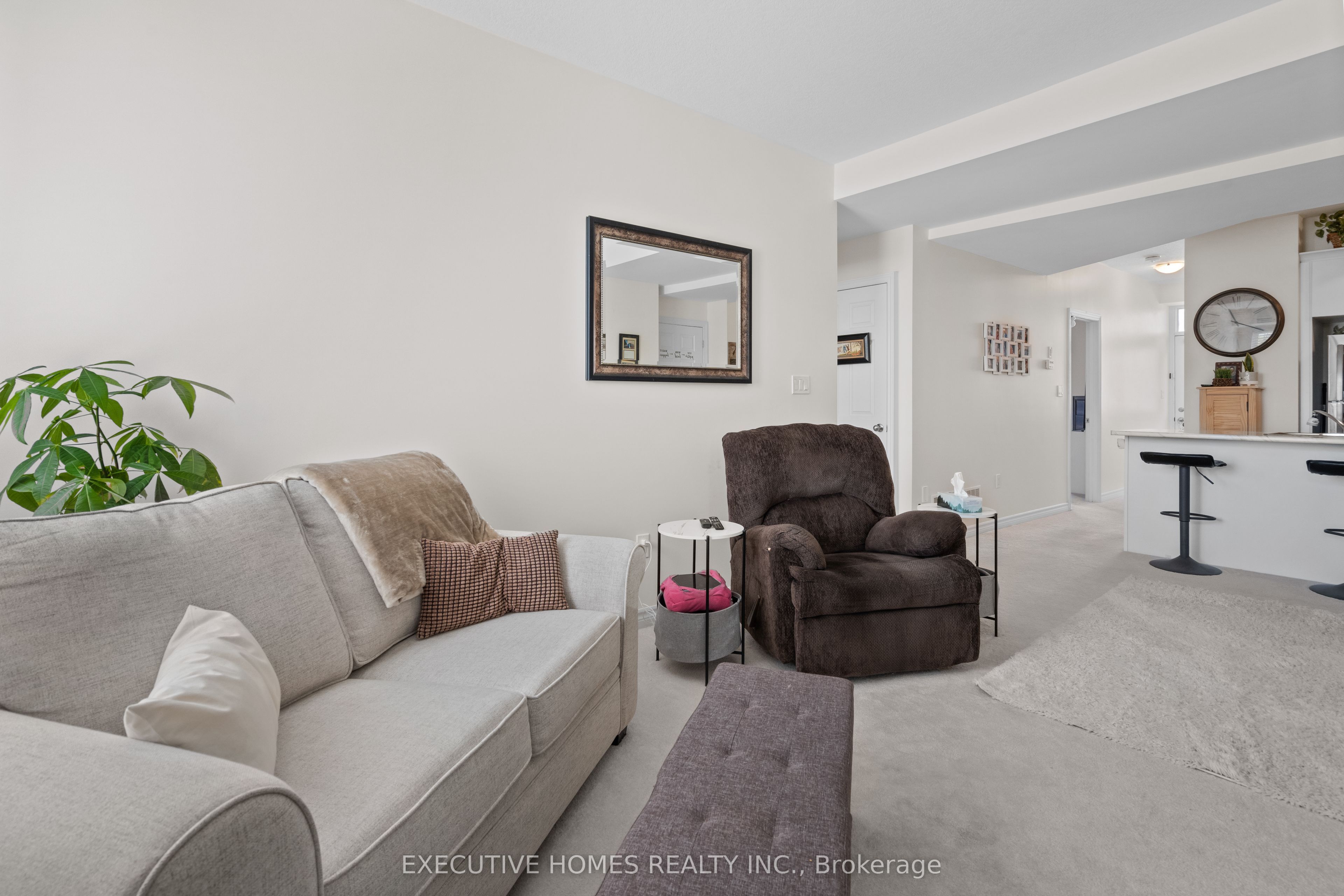 383 Dundas Street E, #74