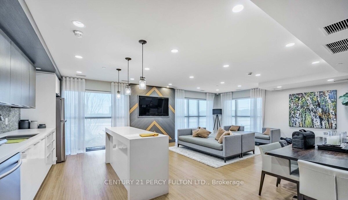 128 Grovewood Common, #320
