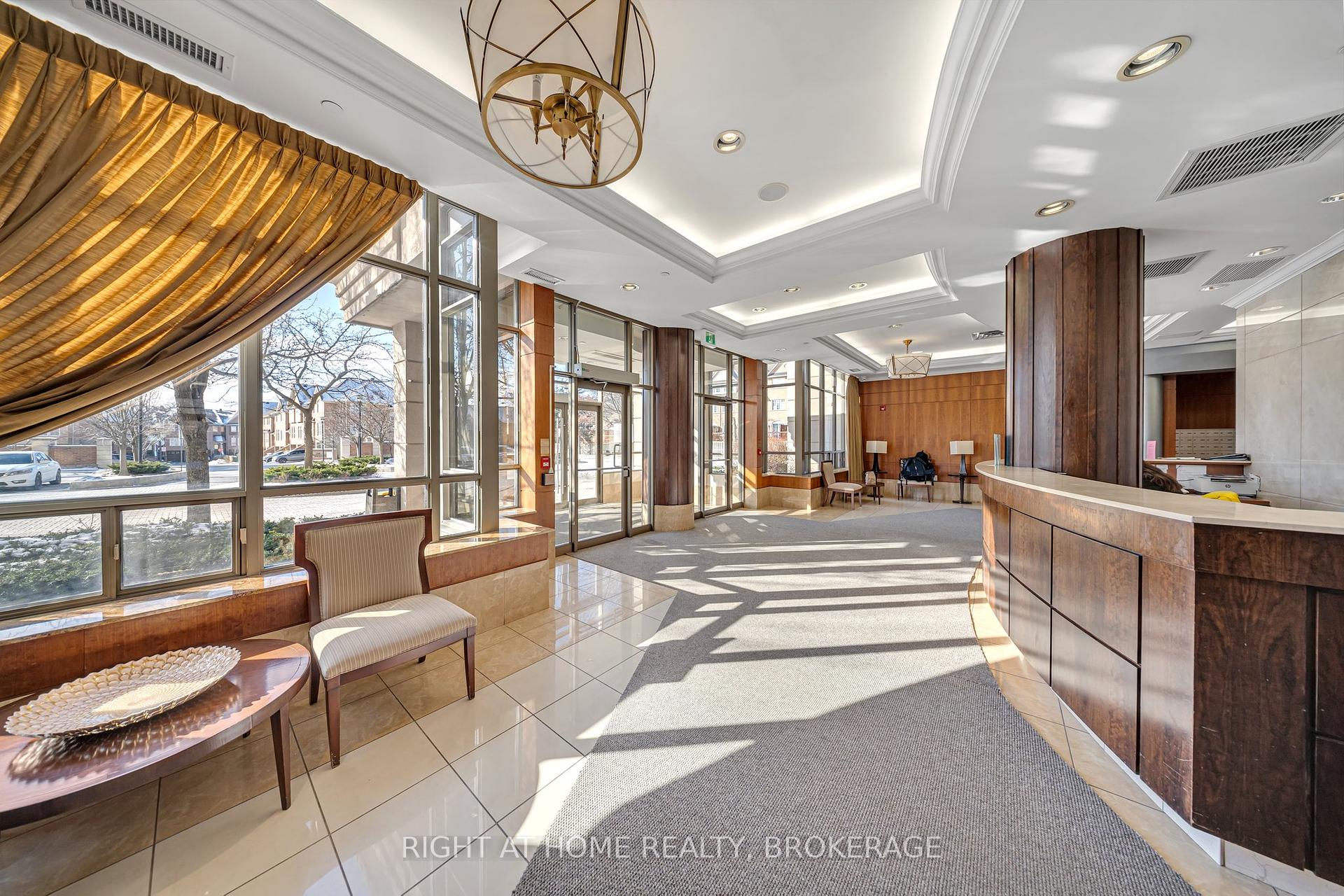 2 Bedrooms Condo at 55 STRATHAVEN, Mississauga For sale
