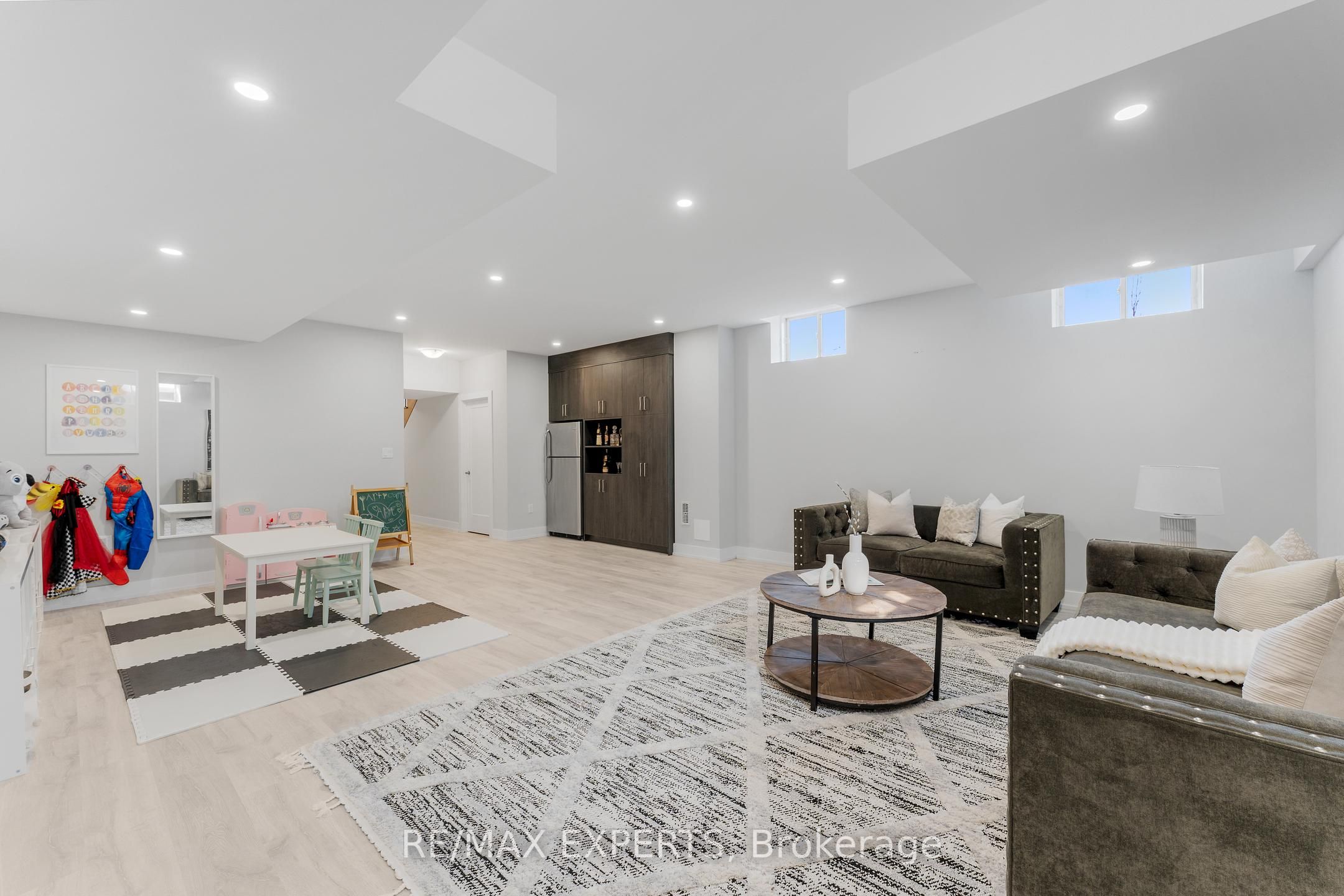 52 Doris Pawley Crescent