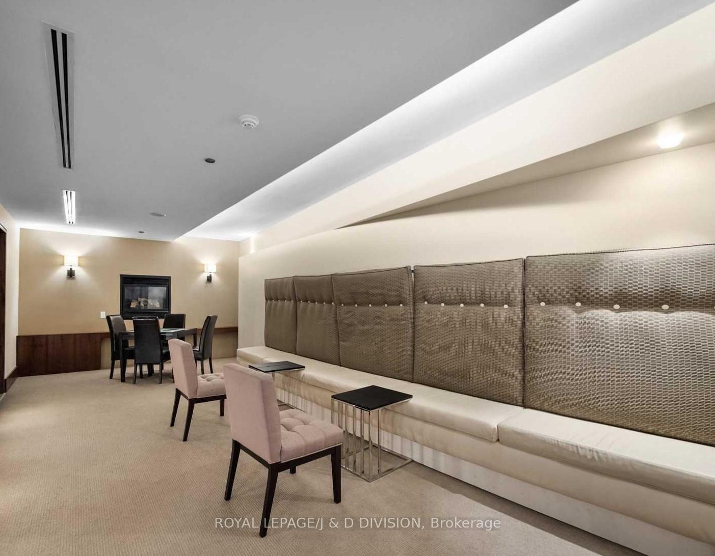 2 Bedrooms Condo at 500 Queens,  Toronto For sale