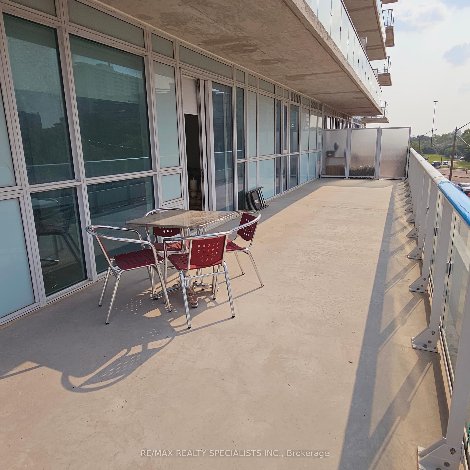 3 Bedrooms Condo at 10 DEERLICK, Toronto For sale