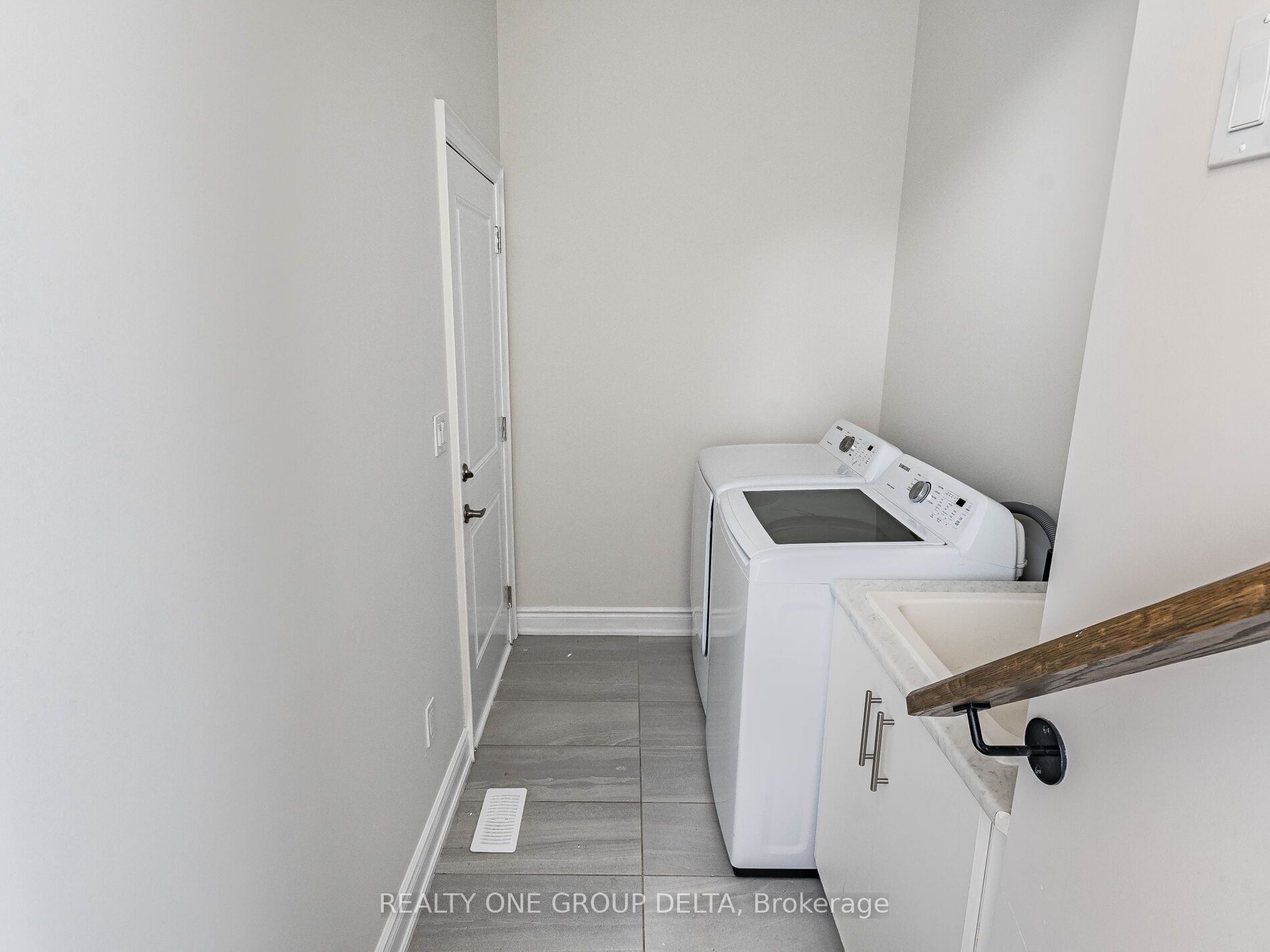 6 Quinton Ridge, #.