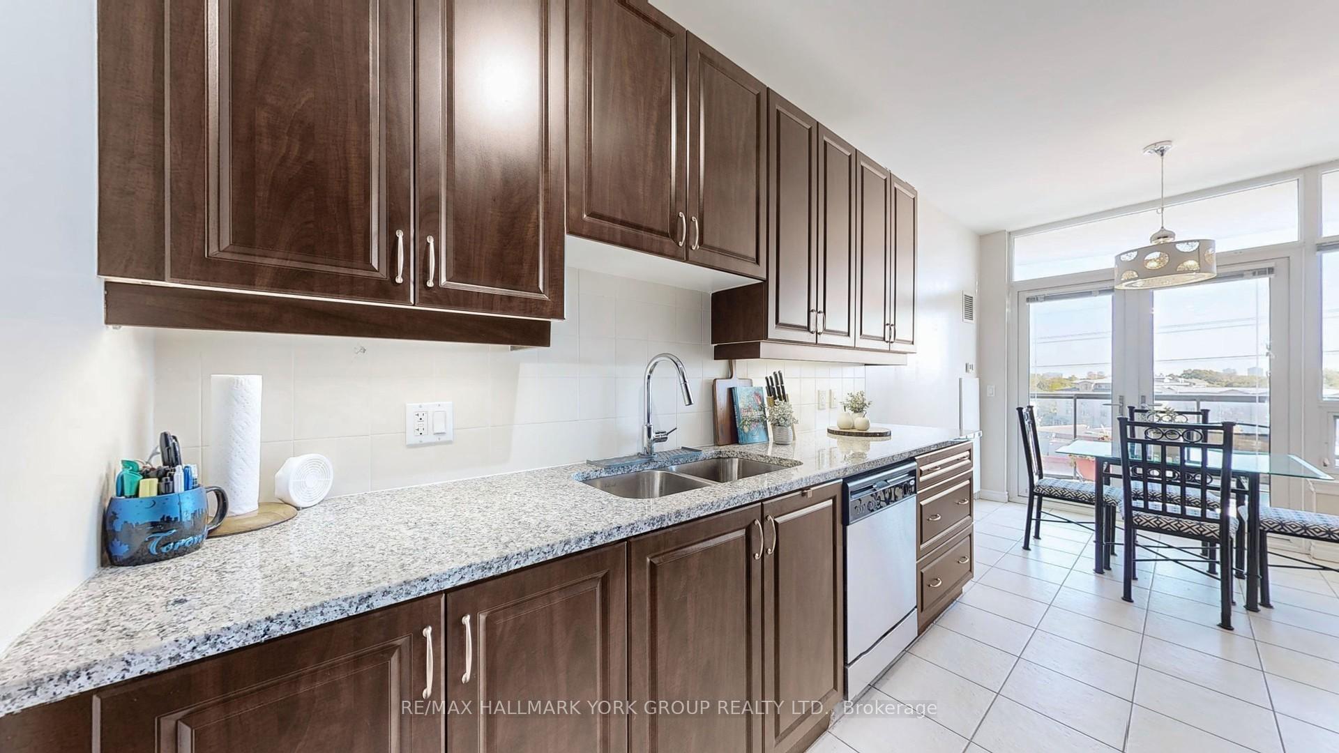 3 Bedrooms Condo at 1135 Royal York,  Toronto For sale