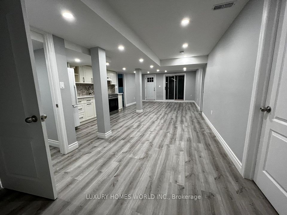 2293 Abbott Crescent, Pickering, ON L1X 2T5
