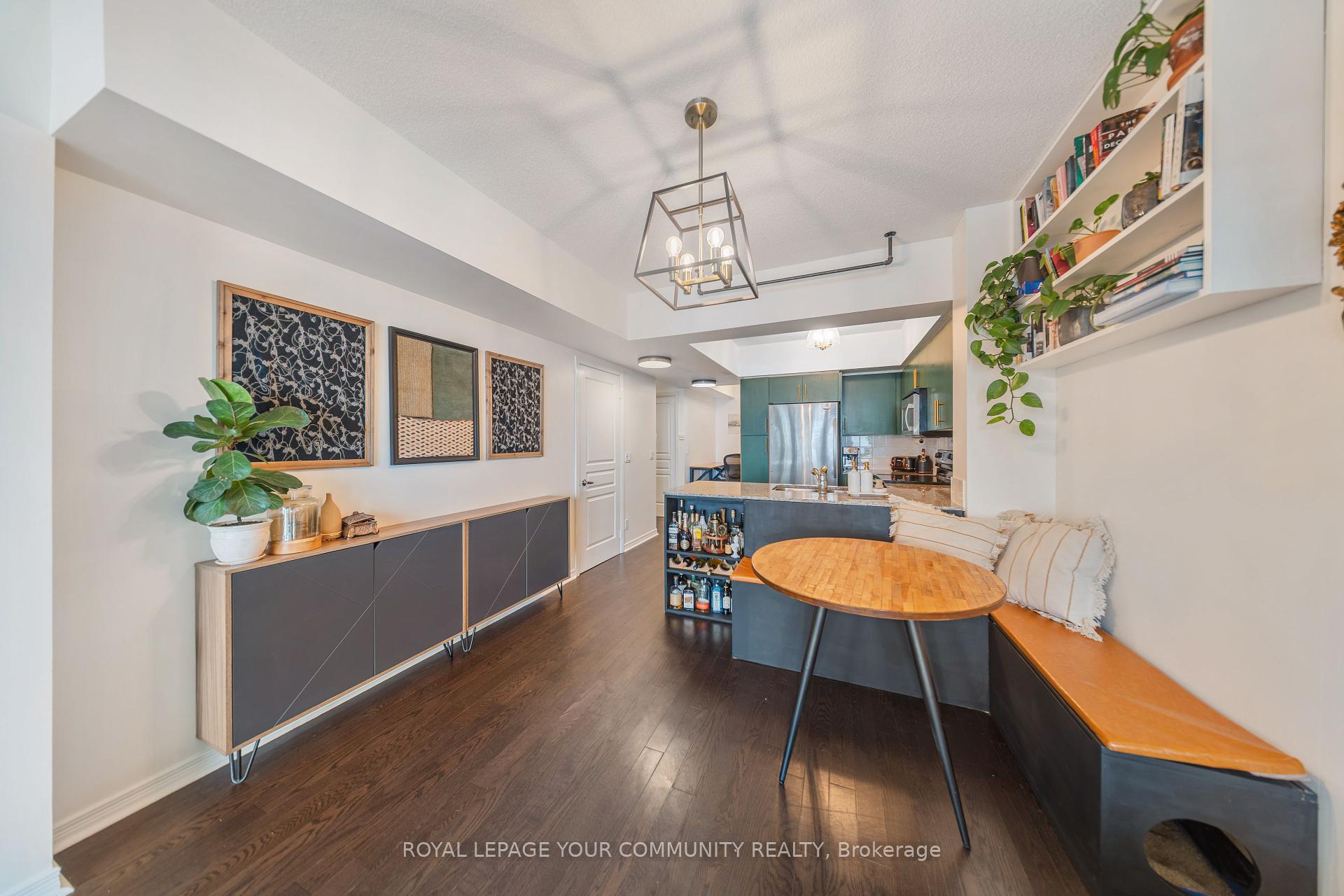 2 Bedrooms Condo at 15 Legion, Toronto For sale