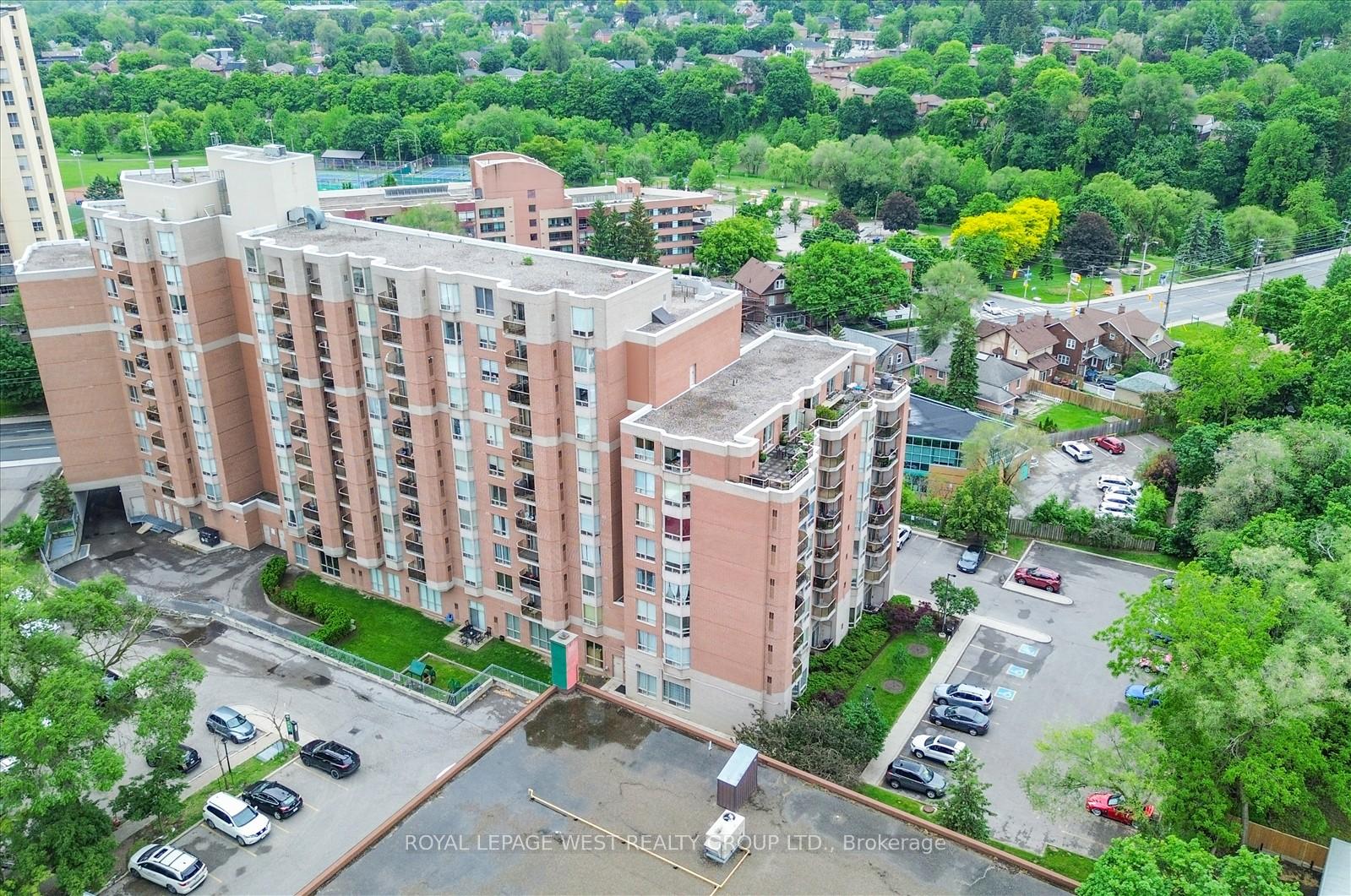 1 Bedroom Condo at 2088 Lawrence, Toronto For sale