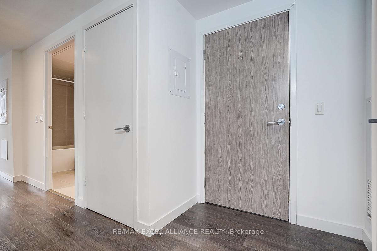 2 Bedrooms Condo at 215 Queen,  Toronto For sale