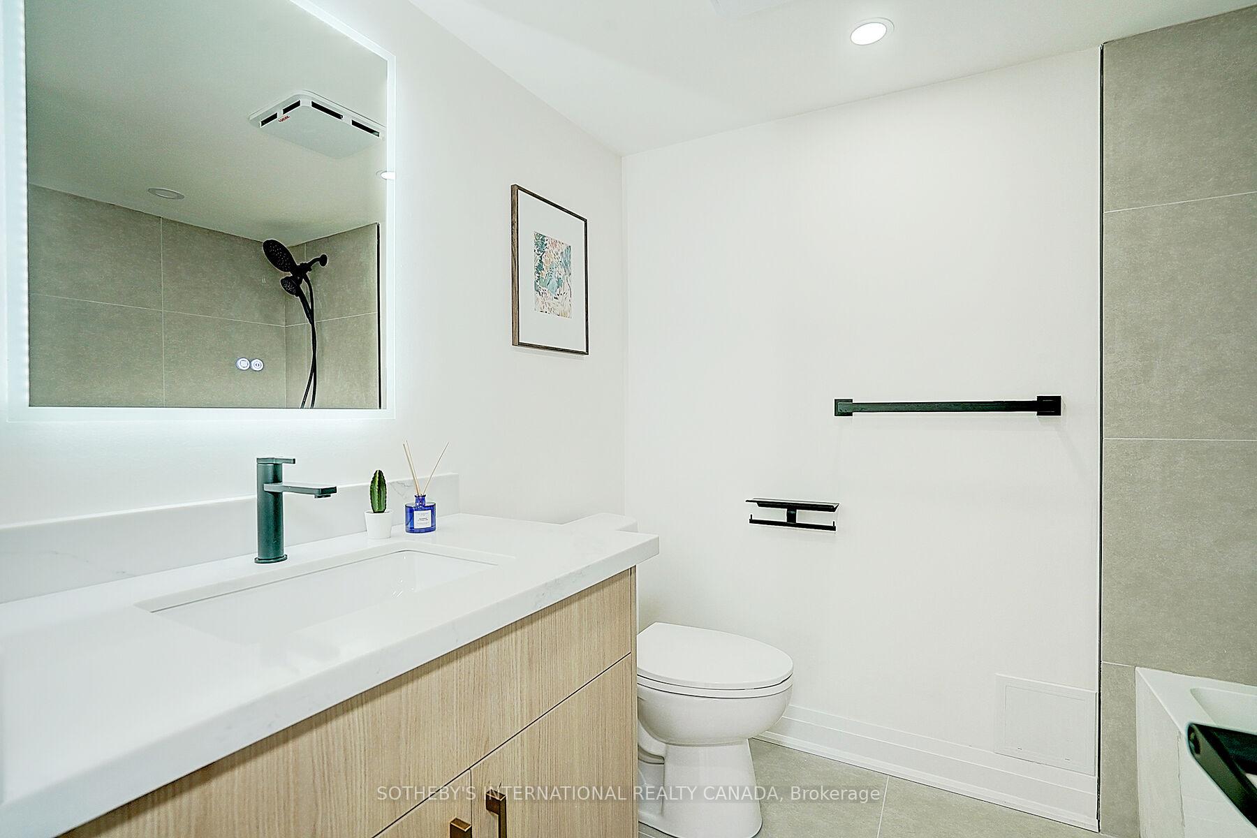 2 Bedrooms Condo at 1240 Marlborough, Oakville For sale