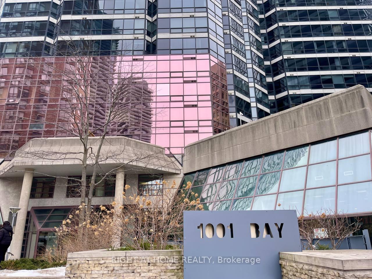 2 Bedrooms Condo at 1001 Bay, Toronto For sale