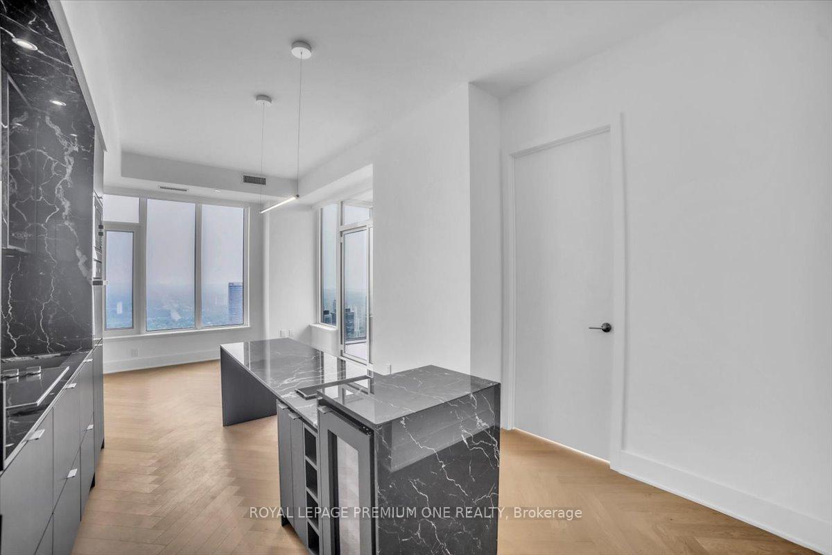 2 Bedrooms Condo at 11 Yorkville, Toronto For sale