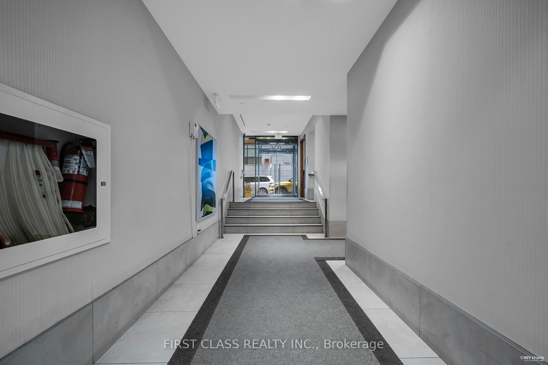 1 Bedroom Condo at 832 Bay,  Toronto For sale