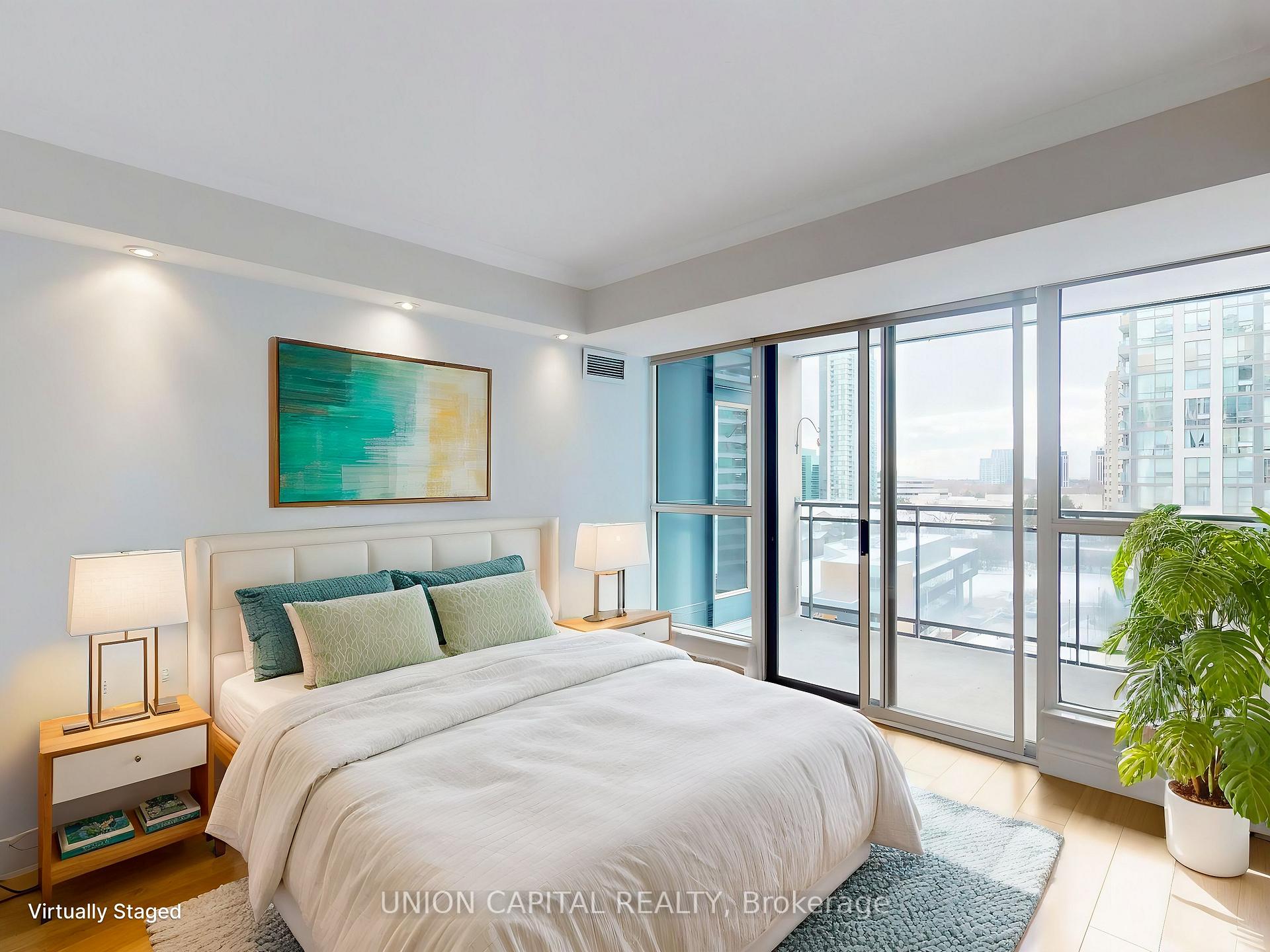 3 Bedrooms Condo at 28 Hollywood, Toronto For sale