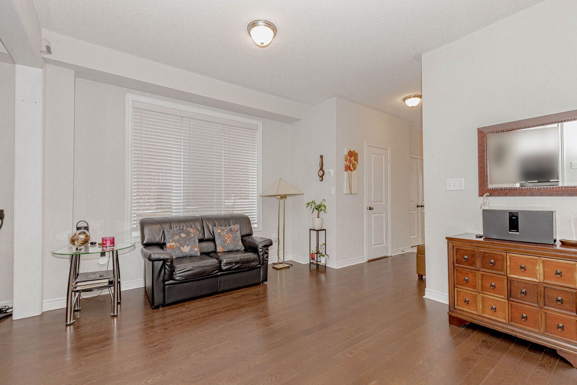 32 Ivor Crescent