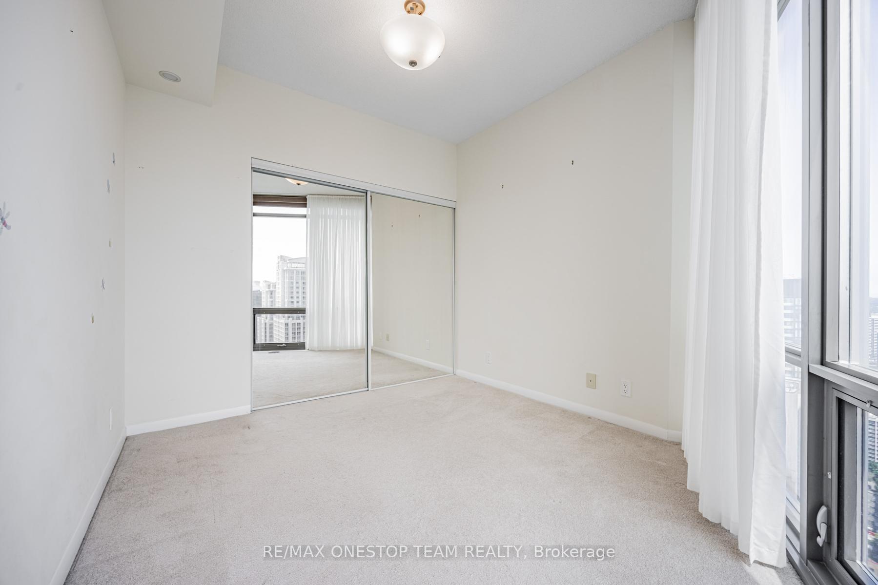 4 Bedrooms Condo at 832 Bay, Toronto For sale