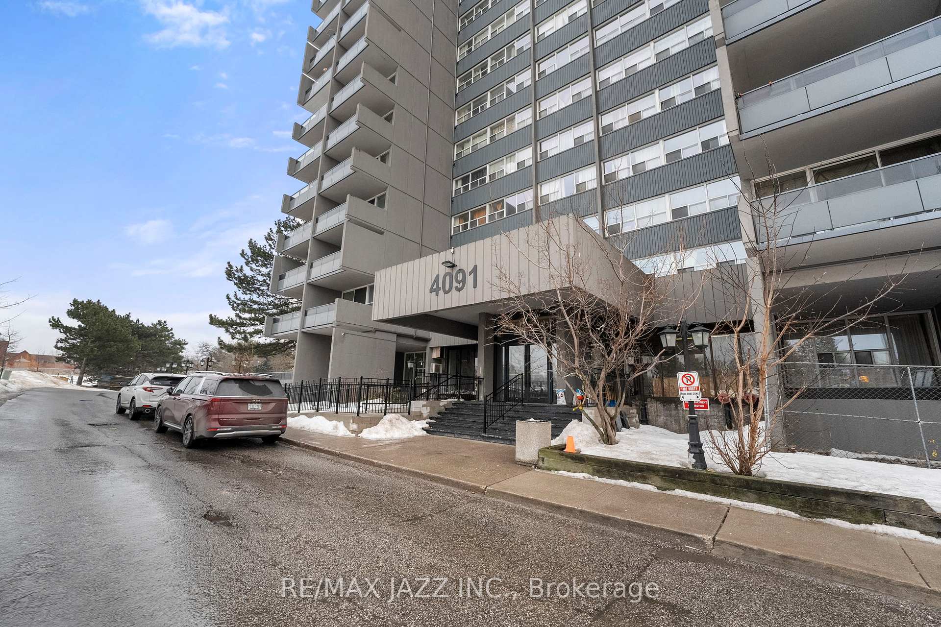 3 Bedrooms Condo at 4091 Sheppard,  Toronto For sale
