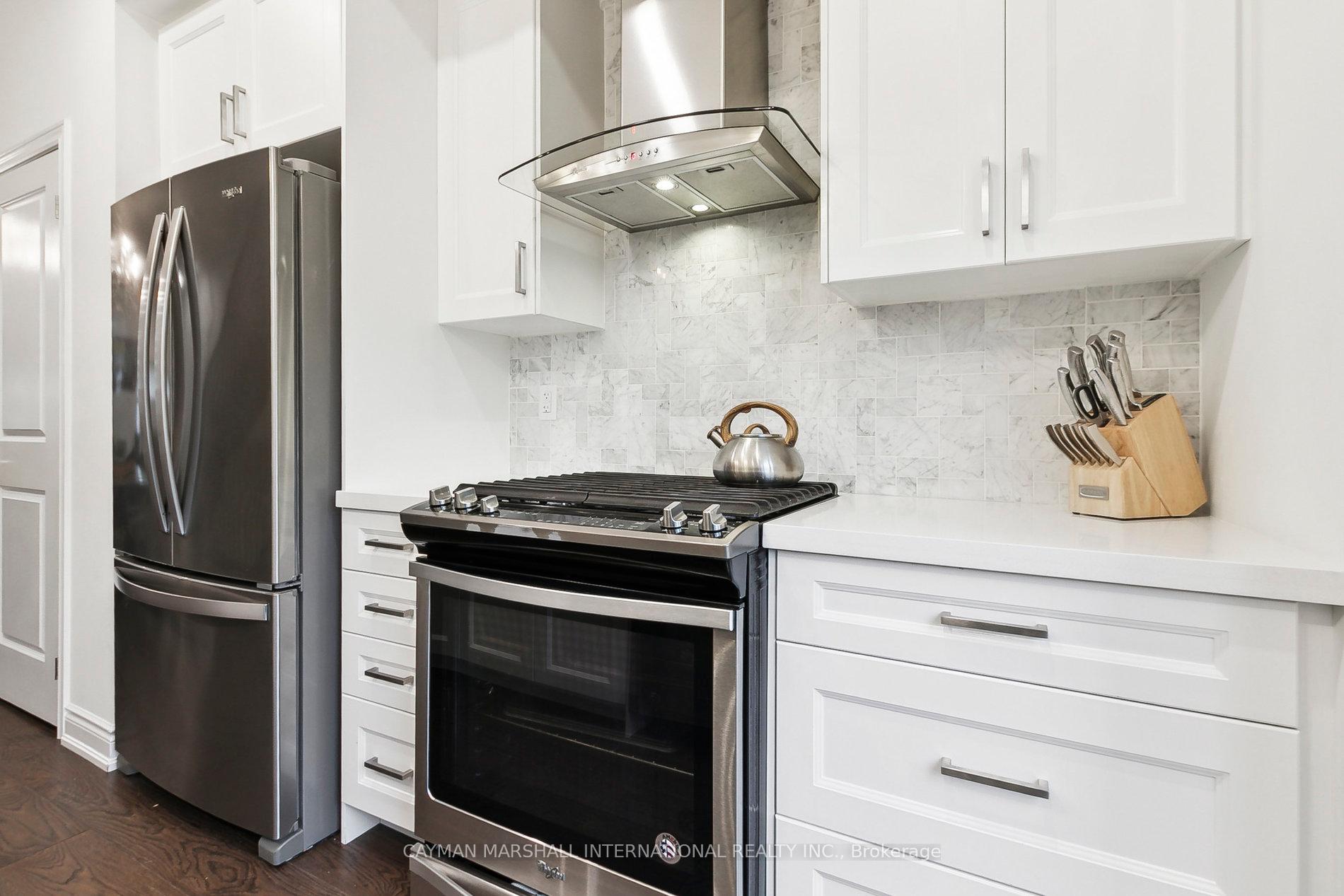 4 Bedrooms Condo at 185 Norseman, Toronto For sale
