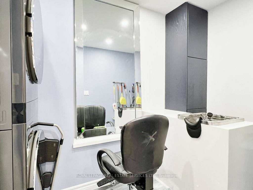 3 Bedrooms Condo at 5444 Yonge, Toronto For sale