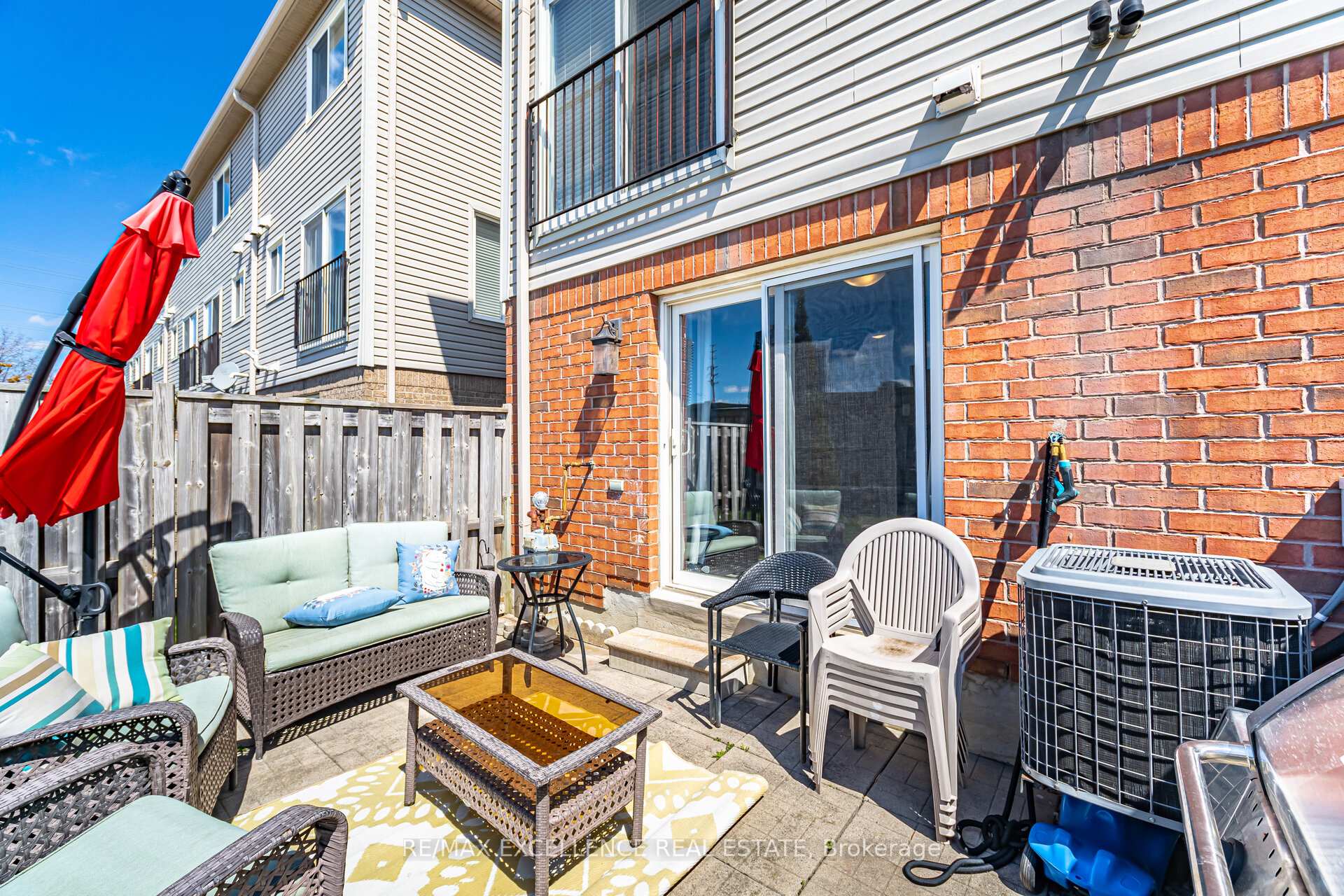 3 Bedrooms Condo at 4950 Albina, Mississauga For sale