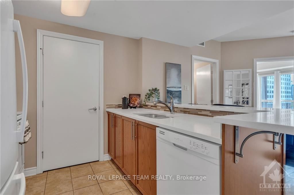 200 RIDEAU Street, #1206