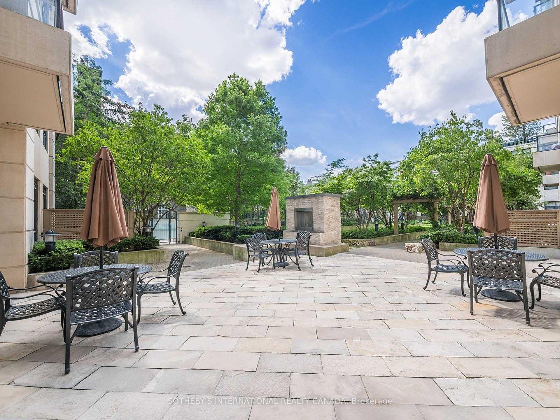 2 Bedrooms Condo at 10 Delisle, Toronto For sale