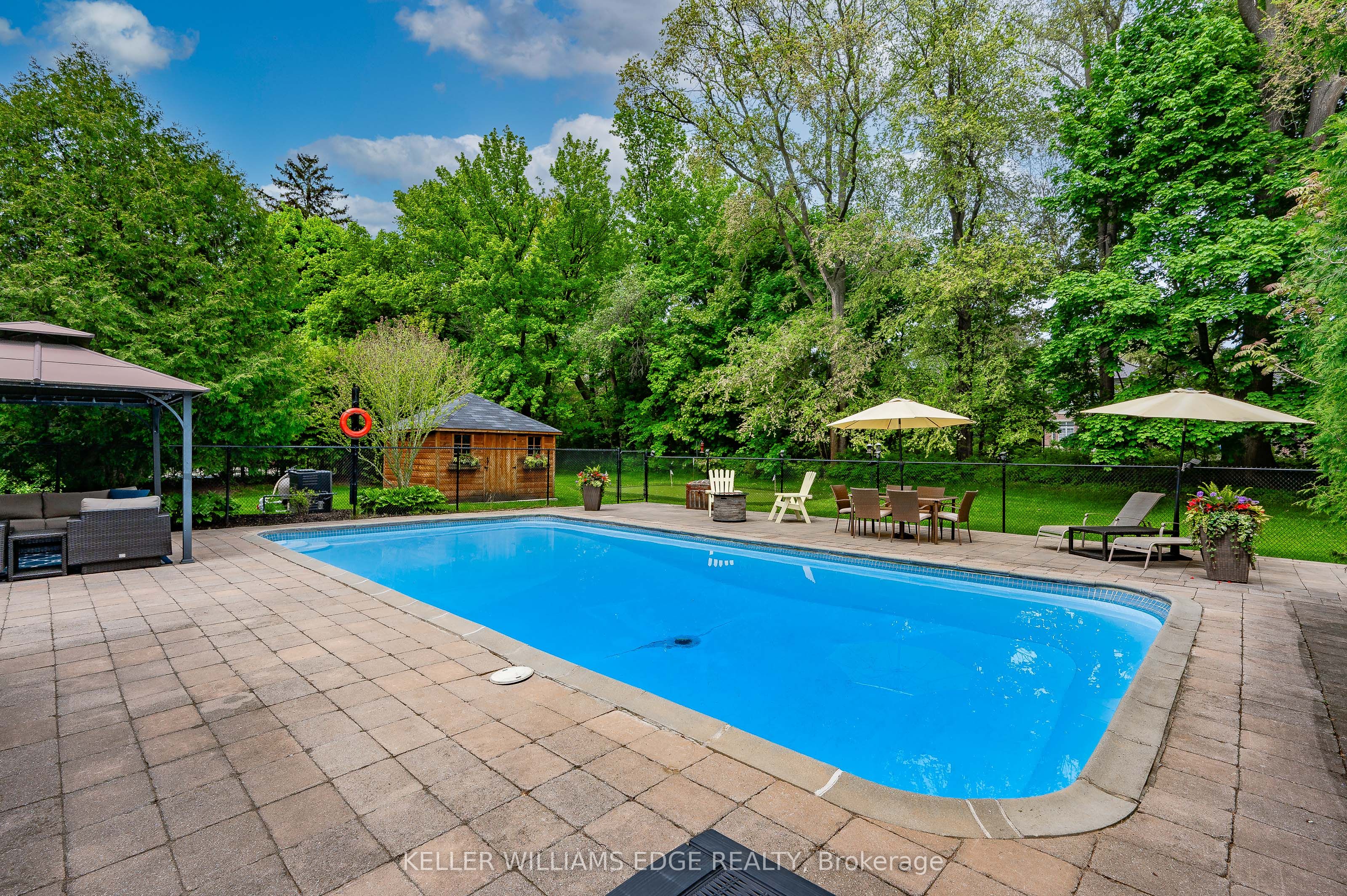 1589 Crediton Parkway