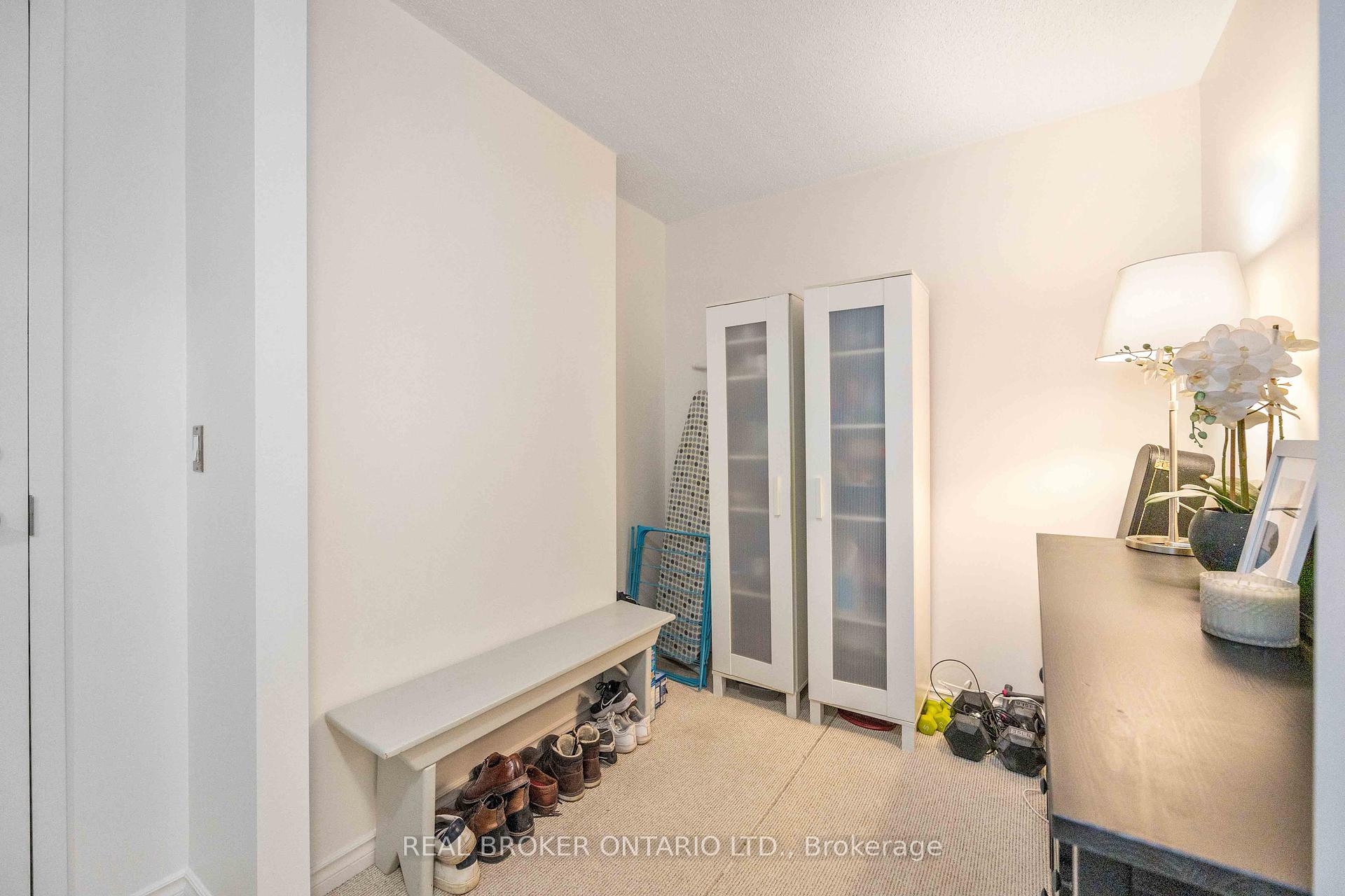 2 Bedrooms Condo at 18 Yonge,  Toronto For sale