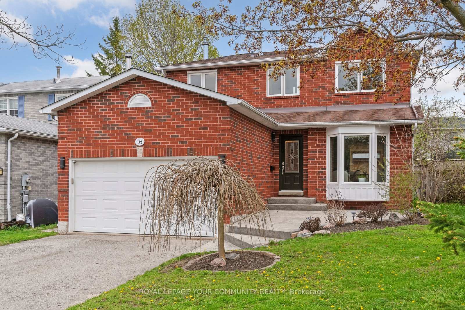 16 Grasett Crescent, Barrie, ON L4N 6Z8