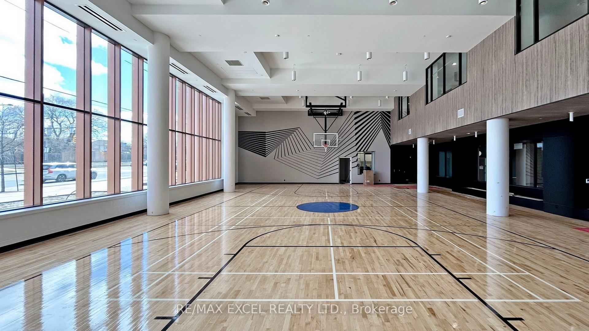 1 Bedroom Condo at 8 Beverley Glen, Vaughan For sale