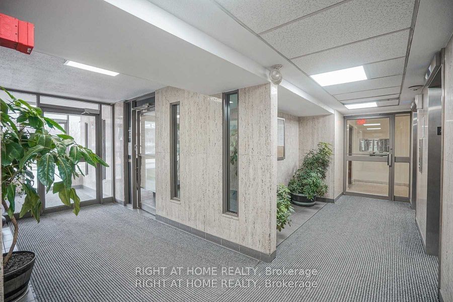 #607 - 235 Grandravine Drive, Toronto, ON M3N 1J2