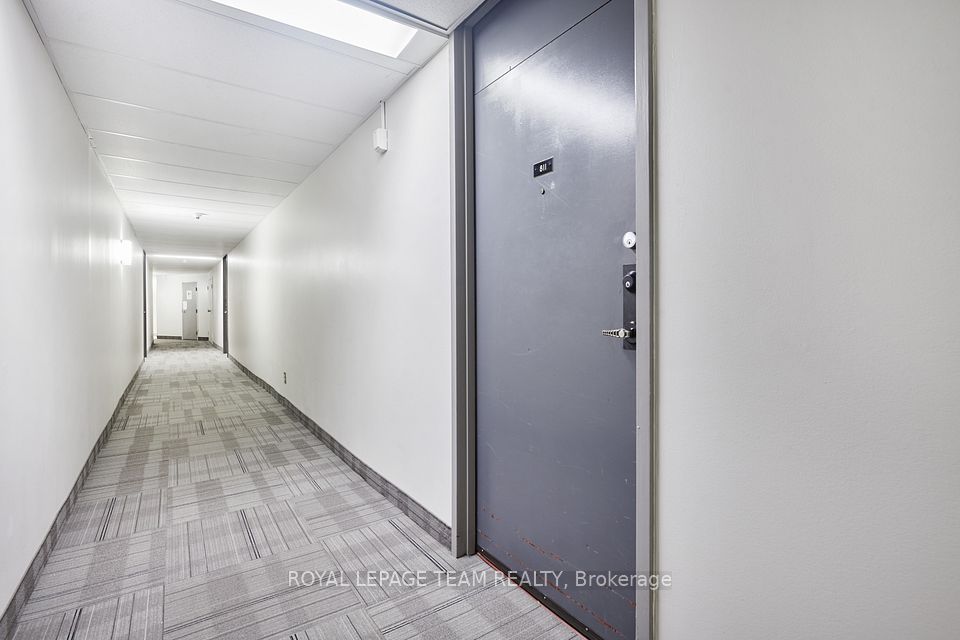 #811 - 2000 Jasmine Crescent, BeaconHillNorthSouthandArea, ON K1J 8K4