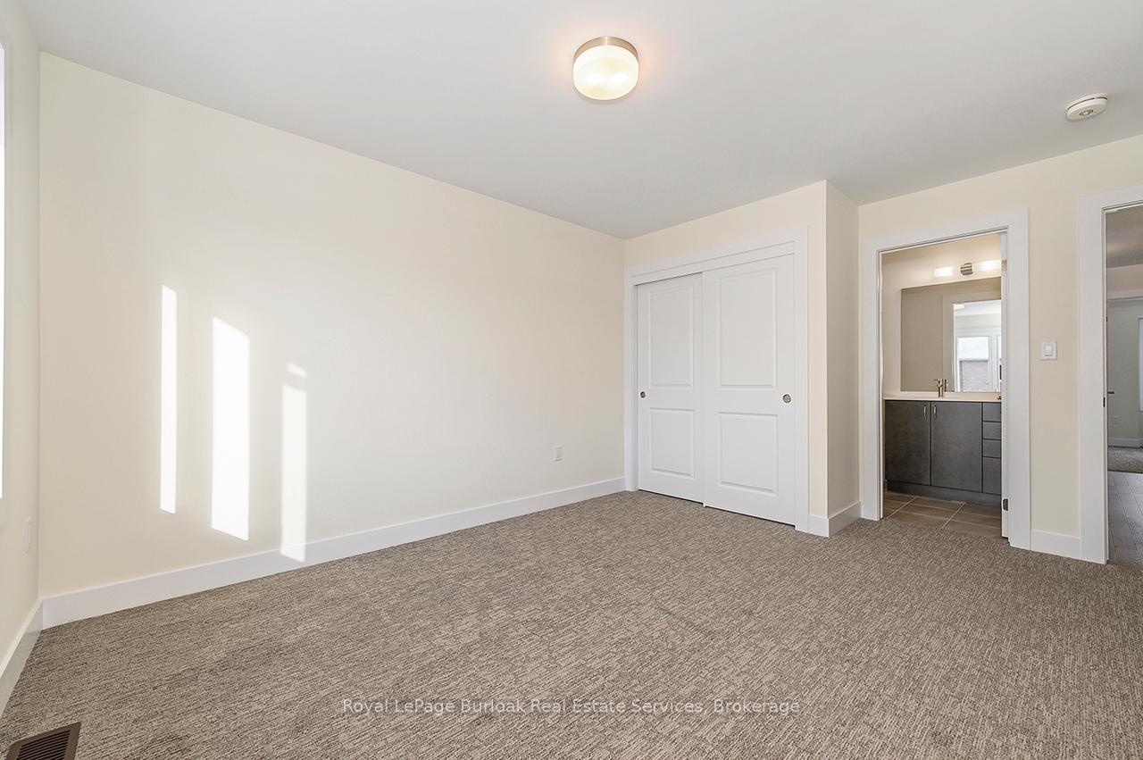 4 Bedrooms Condo at 2184 Postmaster,  Oakville For sale