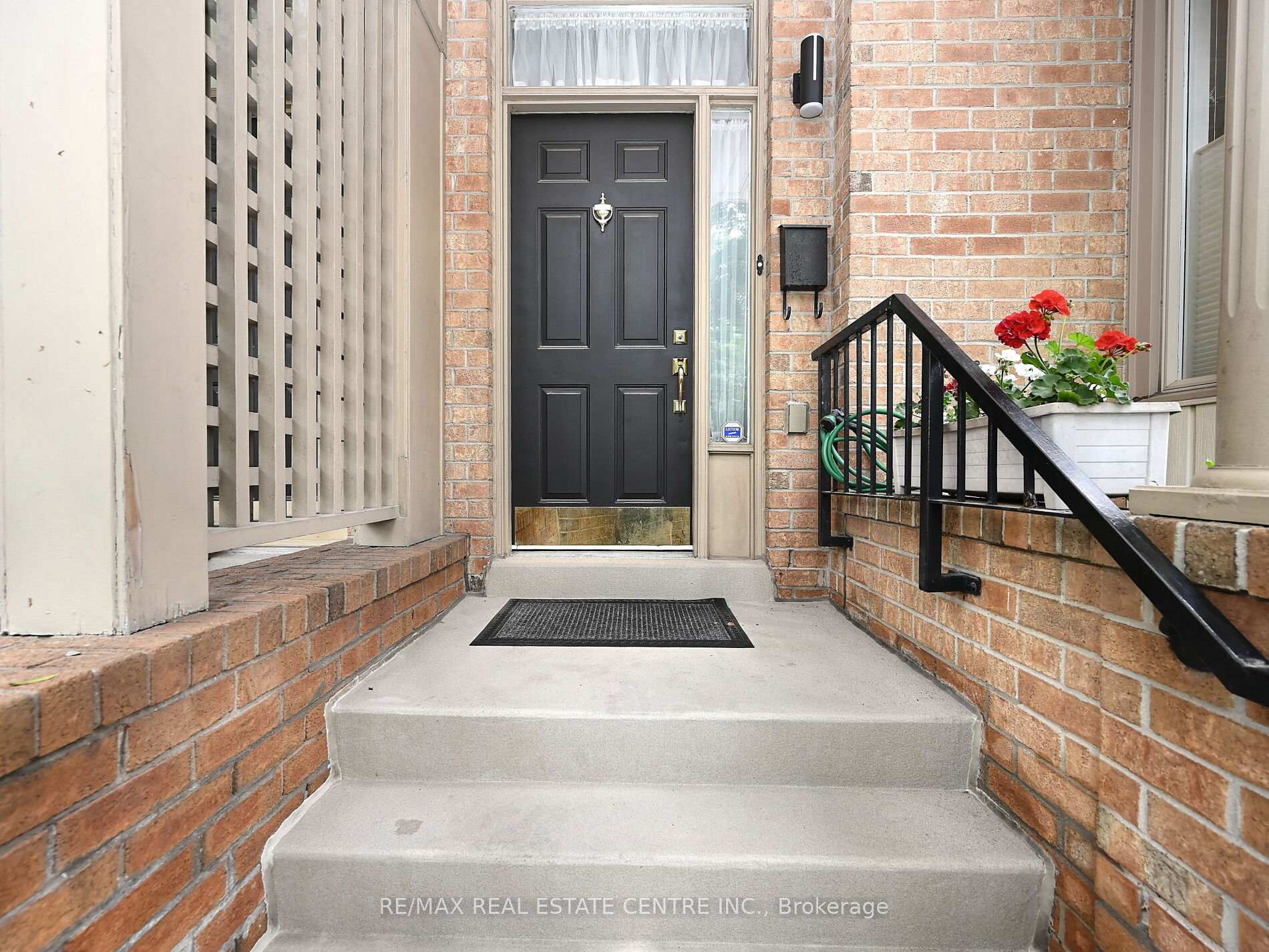 3 Bedrooms Condo at 3587 Kariya, Mississauga For sale