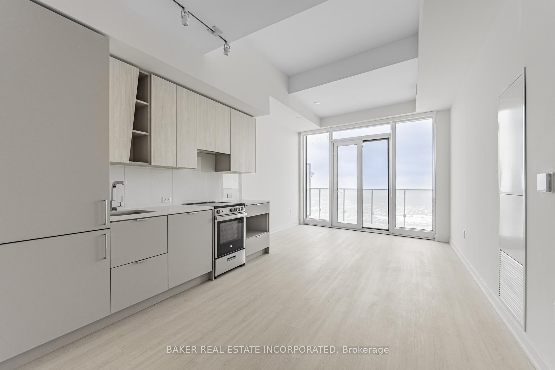 3 Bedrooms Condo at 3883 Quartz, Mississauga For sale