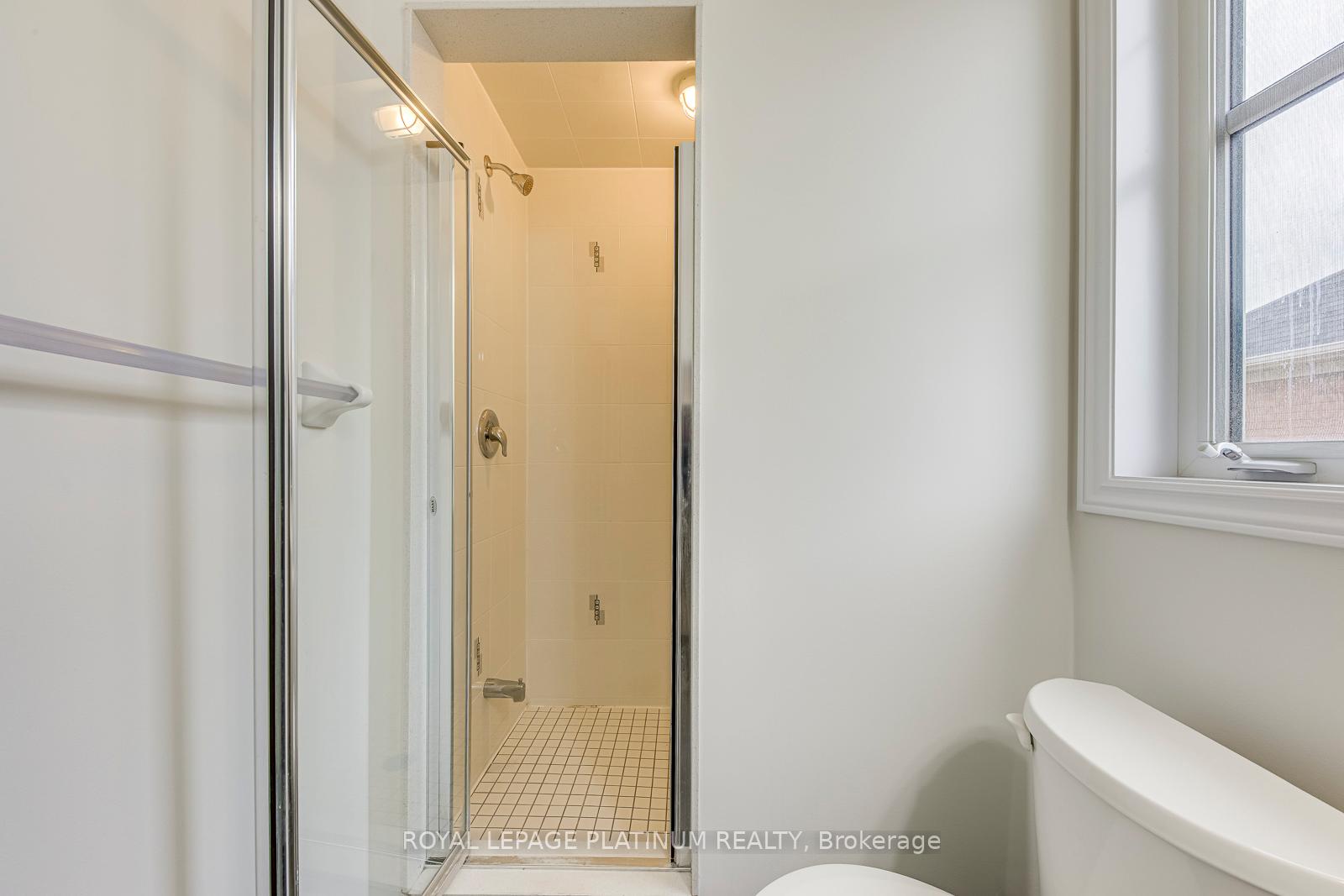 2 Bedrooms Condo at 2339 Sawgrass, Oakville For sale
