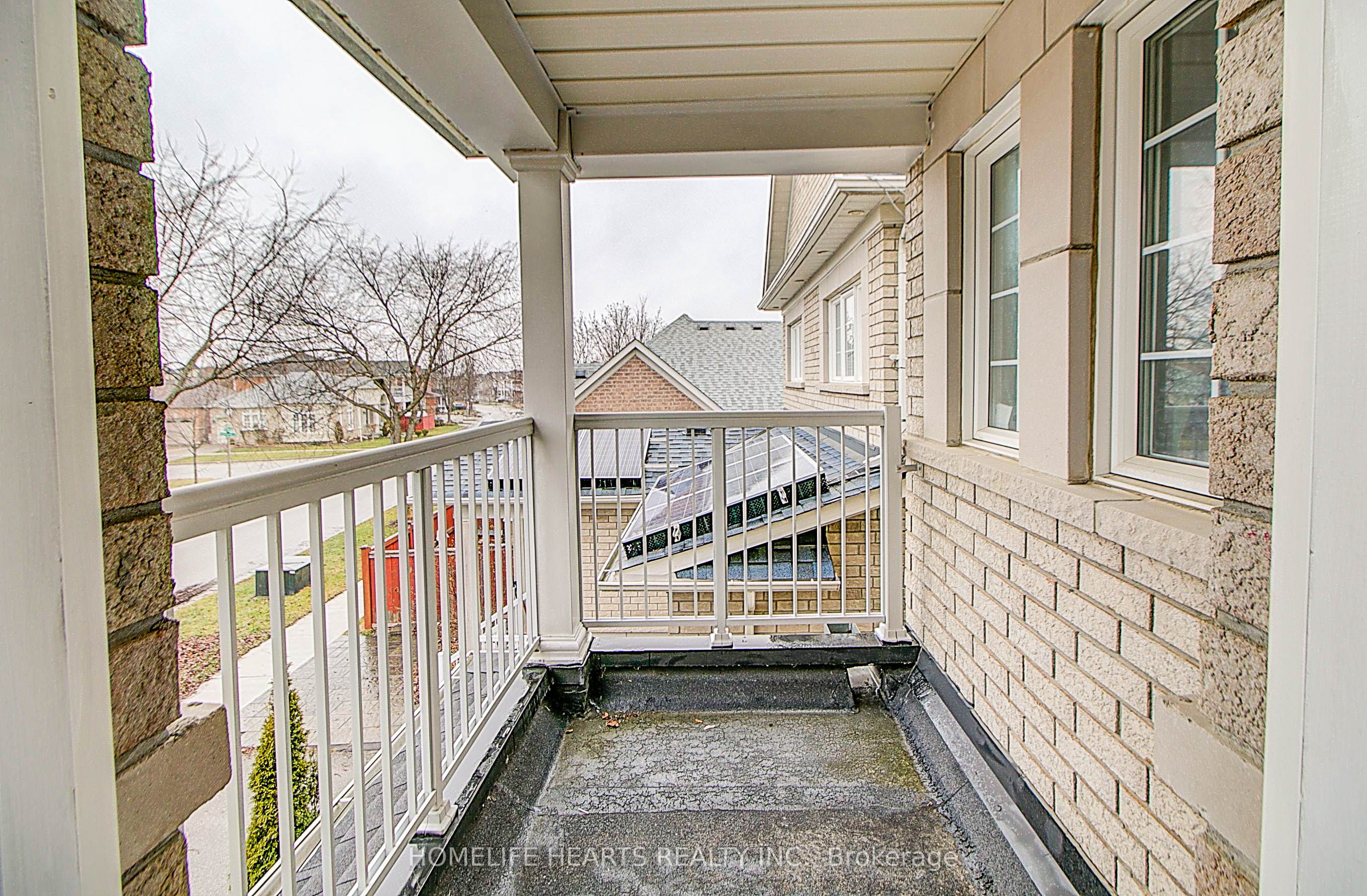 38 Saffron Street E