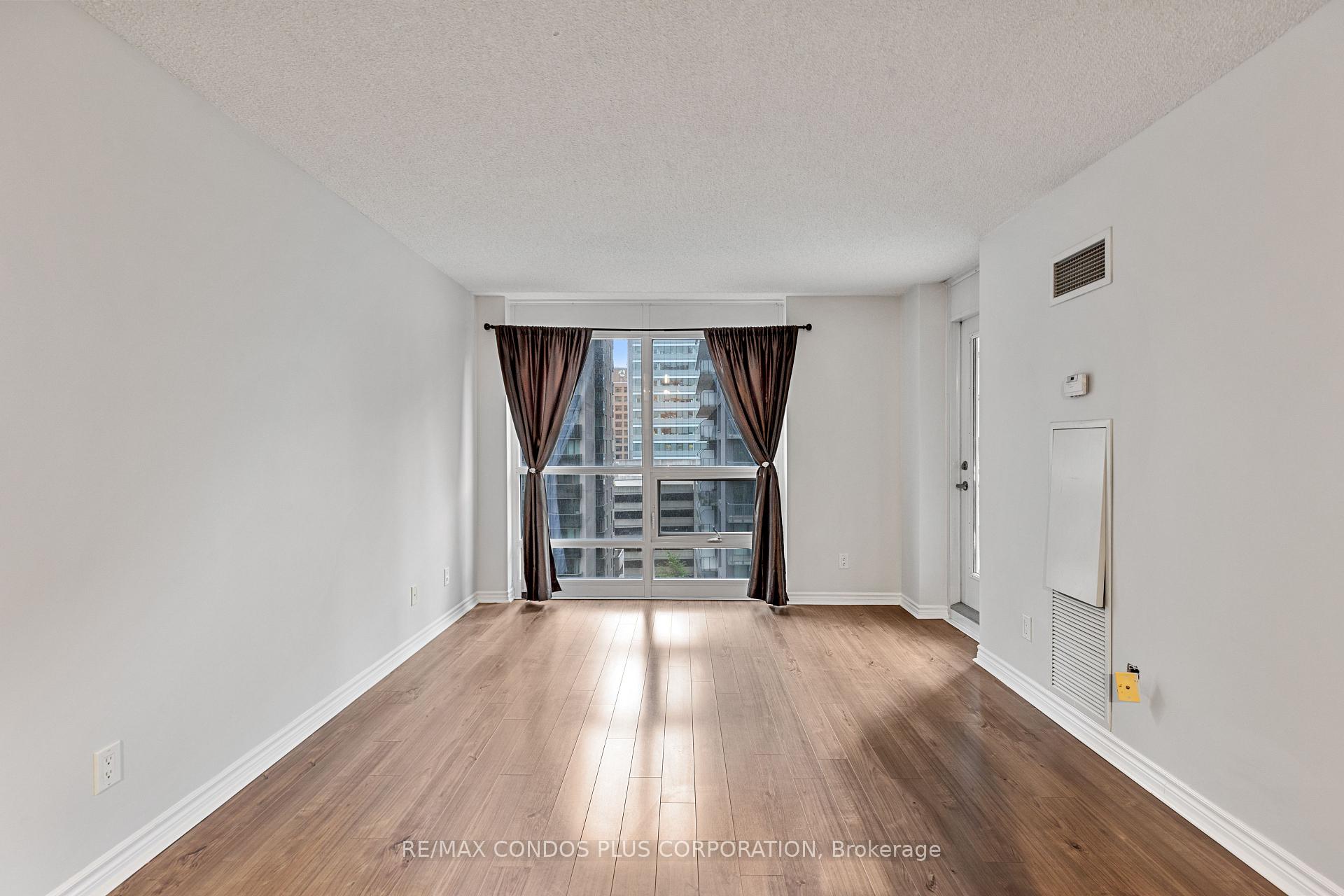 2 Bedrooms Condo at 763 Bay, Toronto For sale