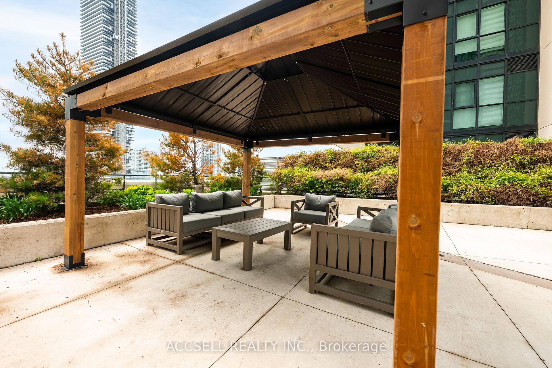 2 Bedrooms Condo at 4055 Parkside Village, Mississauga For sale