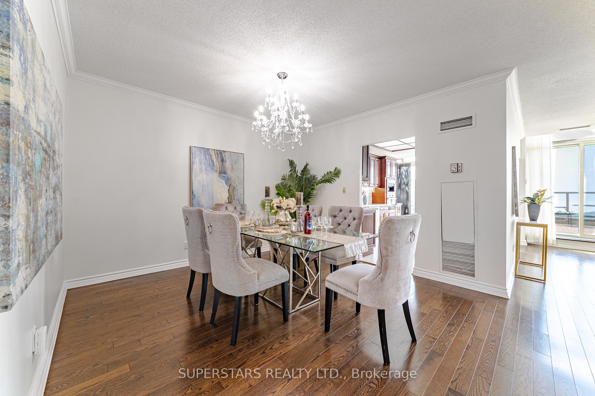 2 Bedrooms Condo at 20 Guildwood, Toronto For sale