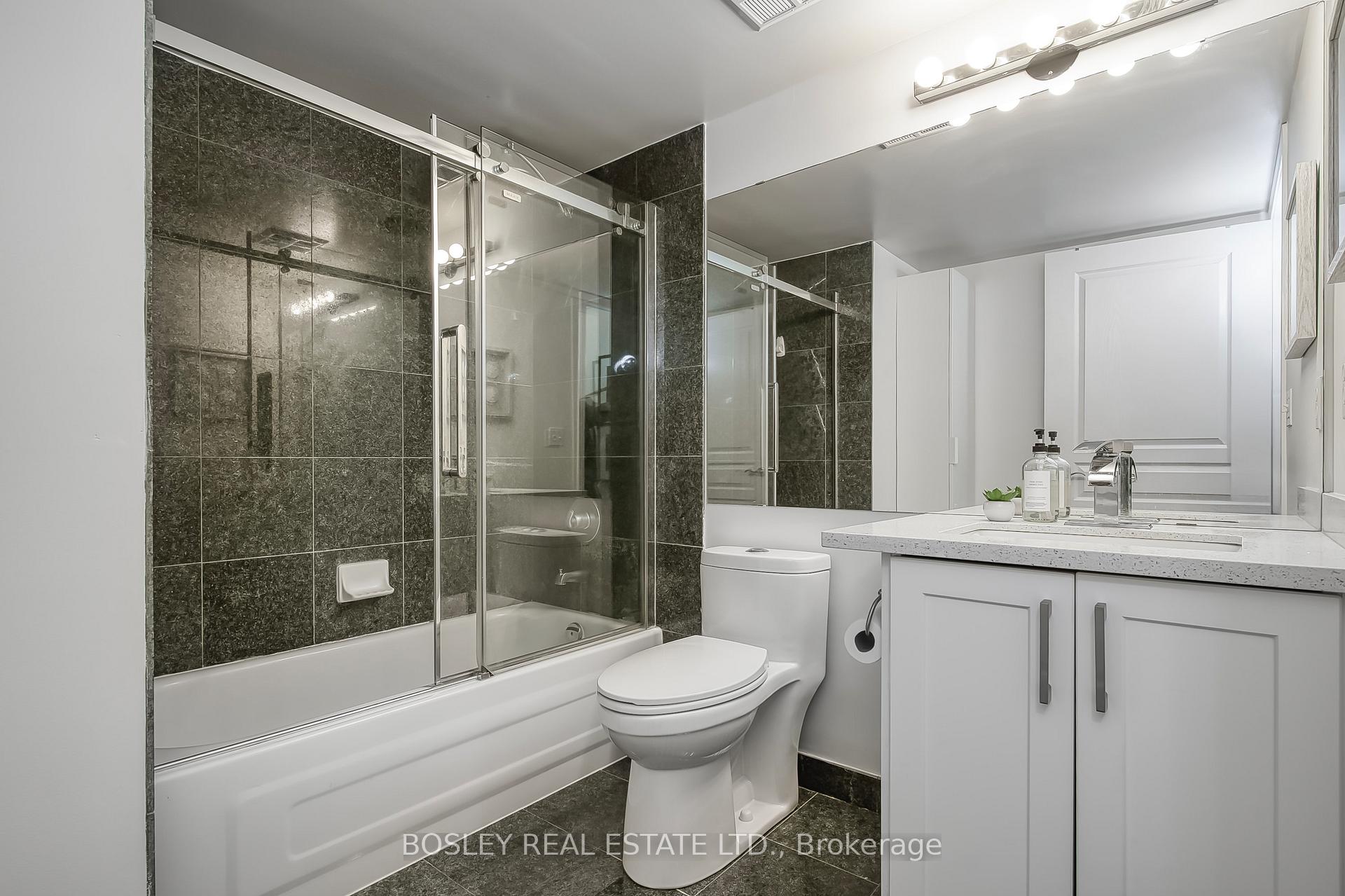 2 Bedrooms Condo at 51 Harrison Garden, Toronto For sale