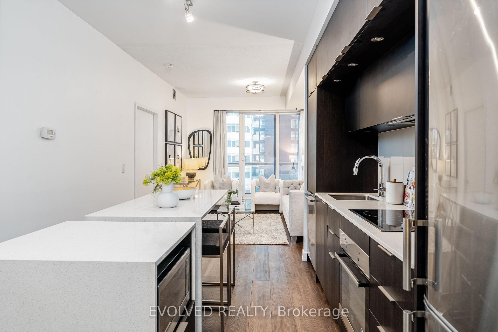 2 Bedrooms Condo at 55 Regent Park,  Toronto For sale